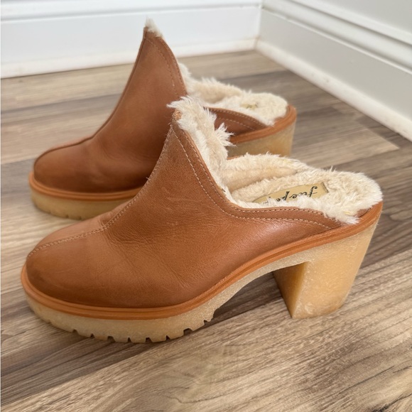 Free People James Cozy Mules Boho Lug Sole Leather EU 39/ US 8.5 - Picture 2 of 9